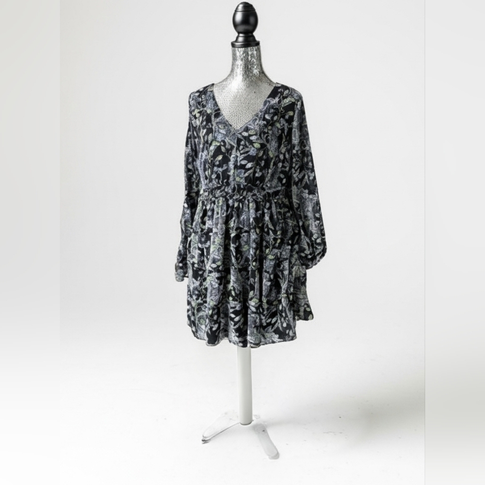EUC Torrid Black and Gray Long Sleeve Dress